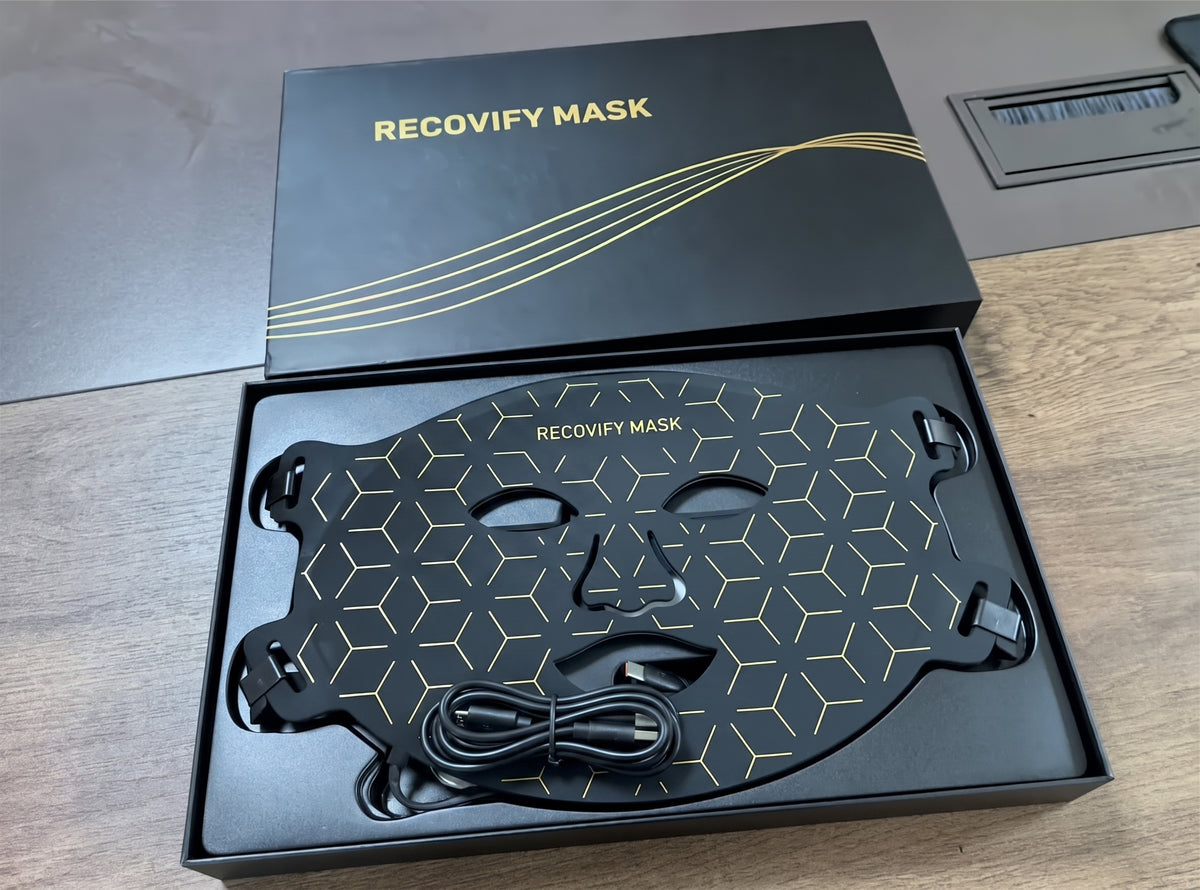 Caja premium y accesorios del aparato luz led facial considerado la mejor mascara led